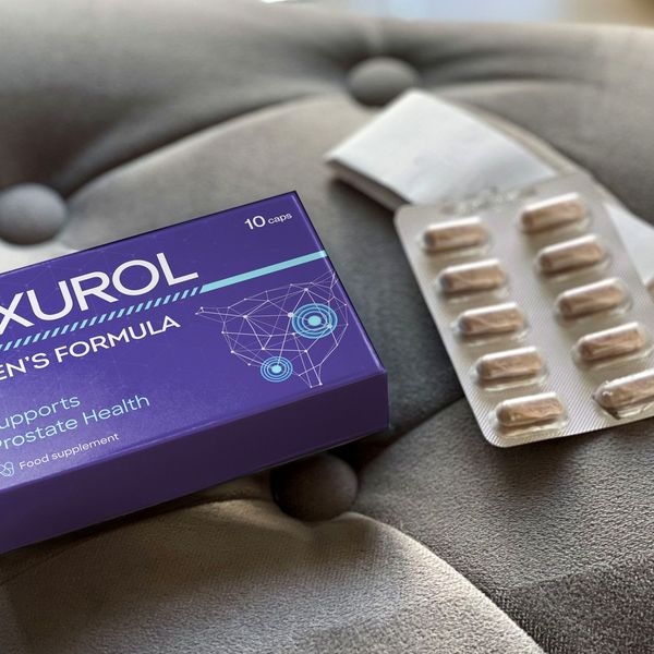 Scatola viola di Exurol con il blister da 10 capsule