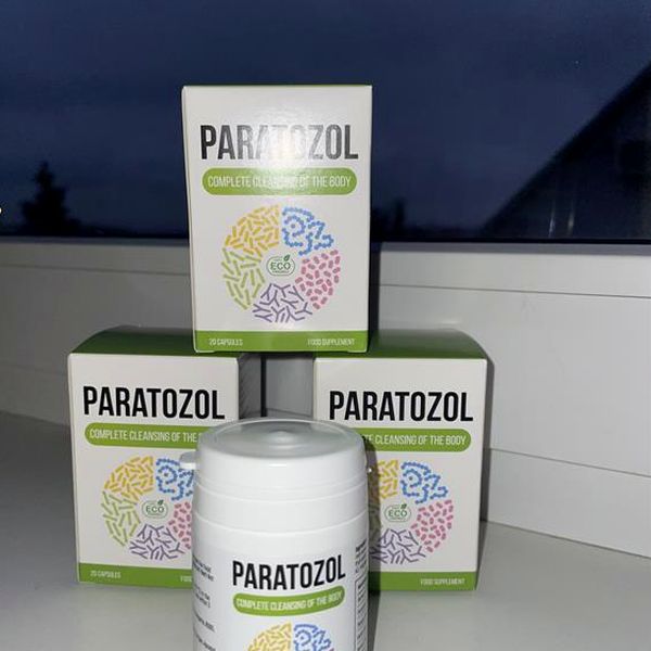 Barattolo bianco di Paratozol davanti alle sue scatole