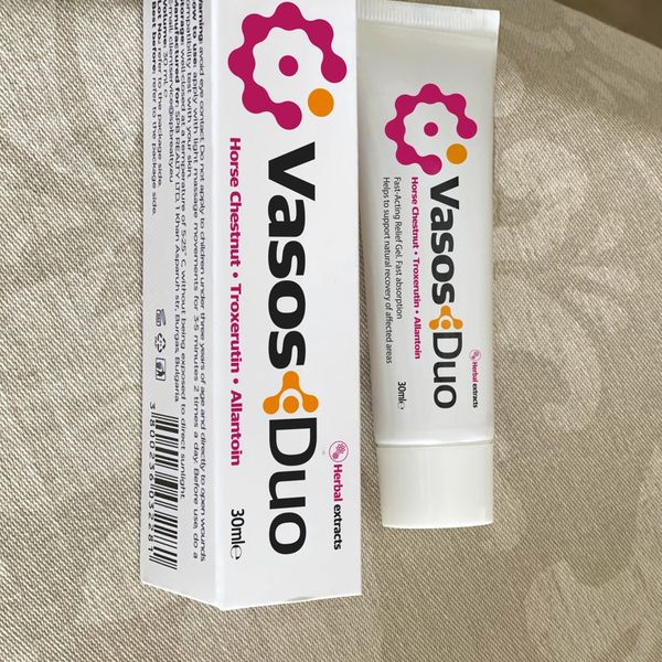 Scatola e tubo bianchi di Vasos Duo da 30 ml